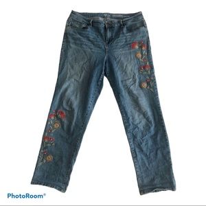 Embroidered mid rise boyfriend jeans